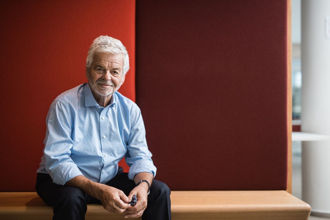 Wir feiern unsere mitarbeiter und unsere liebe zur kunst mit einem fassadengemälde